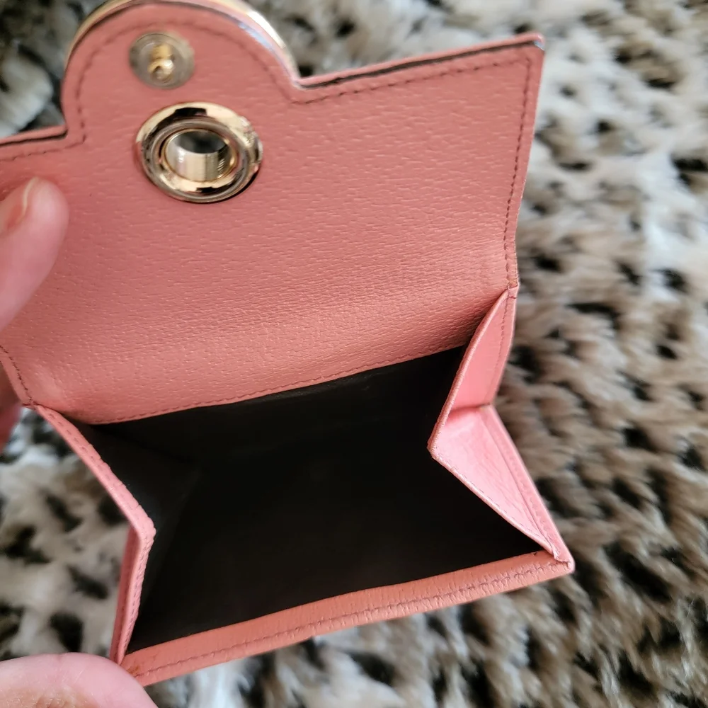 SALE🎉 Authentic Gucci Pink Leather Compact Wallet - Picture 9 of 13